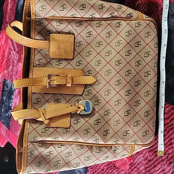 Dooney&Bourke beige and red tote bag - Picture 1 of 3